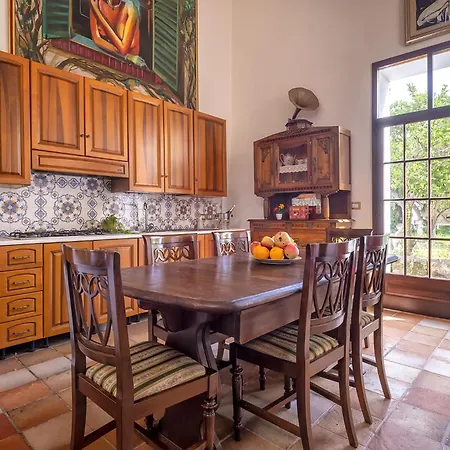 Villa Restored Historic Mansion Paterno With Exclusive Pool, Wifi And Ac For 20 People *