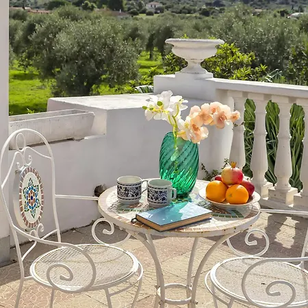 Restored Historic Mansion Paterno With Exclusive Pool, Wifi And Ac For 20 People Villa