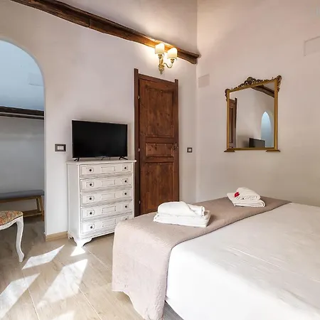 Restored Historic Mansion Paterno With Exclusive Pool, Wifi And Ac For 20 People ヴィラ *