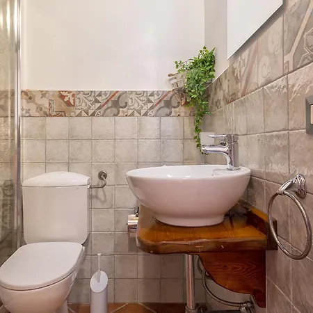 Restored Historic Mansion Paterno With Exclusive Pool, Wifi And Ac For 20 People Villa