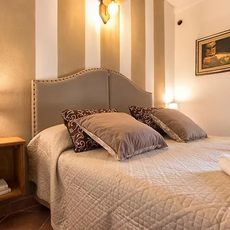 Restored Historic Mansion Paterno With Exclusive Pool, Wifi And Ac For 20 People Villa *