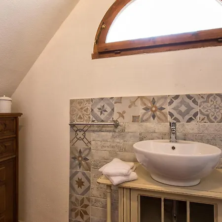 Restored Historic Mansion Paterno With Exclusive Pool, Wifi And Ac For 20 People Alghero