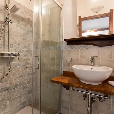 Restored Historic Mansion Paterno With Exclusive Pool, Wifi And Ac For 20 People Alghero
