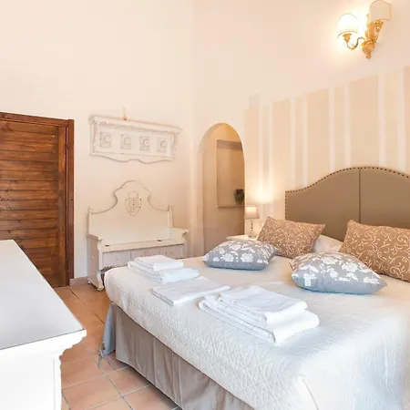 Restored Historic Mansion Paterno With Exclusive Pool, Wifi And Ac For 20 People Alghero