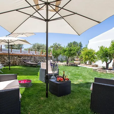 Restored Historic Mansion Paterno With Exclusive Pool, Wifi And Ac For 20 People Villa
