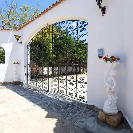 Villa Restored Historic Mansion Paterno With Exclusive Pool, Wifi And Ac For 20 People