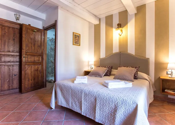 Restored Historic Mansion Paterno With Exclusive Pool, Wifi And Ac For 20 People Alghero