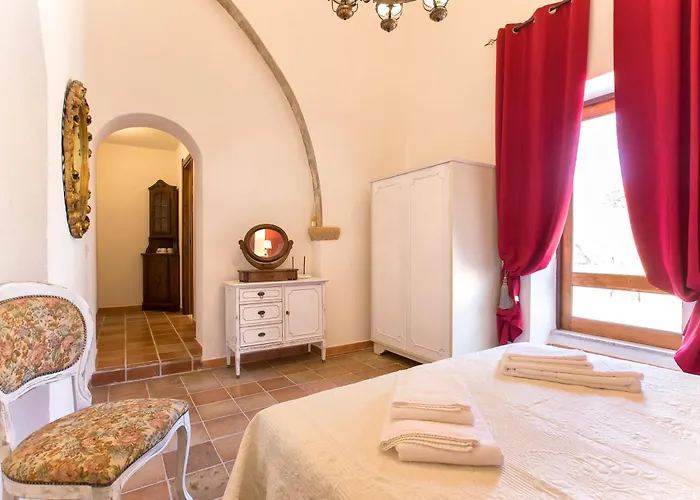 Villa Restored Historic Mansion Paterno With Exclusive Pool, Wifi And Ac For 20 People