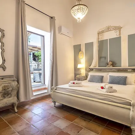 فيلة Restored Historic Mansion Paterno With Exclusive Pool, Wifi And Ac For 20 People *