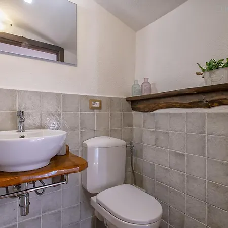 Villa Restored Historic Mansion Paterno With Exclusive Pool, Wifi And Ac For 20 People