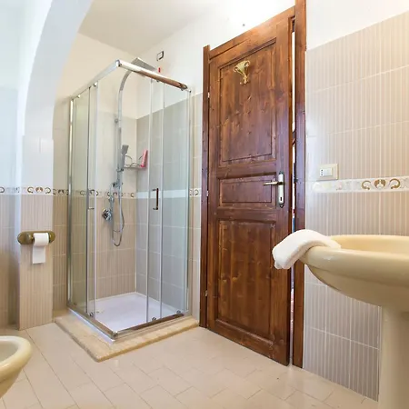 Restored Historic Mansion Paterno With Exclusive Pool, Wifi And Ac For 20 People Villa
