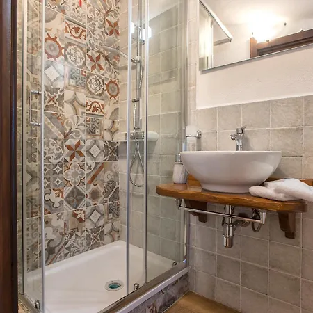 Restored Historic Mansion Paterno With Exclusive Pool, Wifi And Ac For 20 People