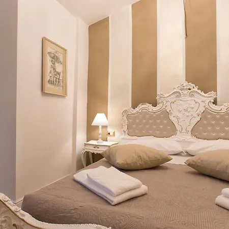 Restored Historic Mansion Paterno With Exclusive Pool, Wifi And Ac For 20 People Alghero