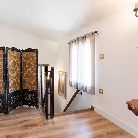 فيلة Restored Historic Mansion Paterno With Exclusive Pool, Wifi And Ac For 20 People *