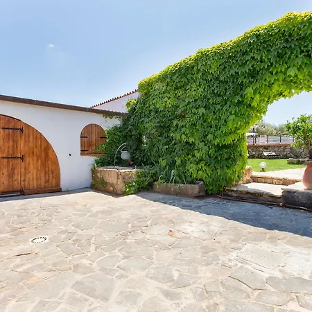 Restored Historic Mansion Paterno With Exclusive Pool, Wifi And Ac For 20 People