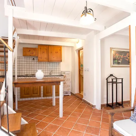 Restored Historic Mansion Paterno With Exclusive Pool, Wifi And Ac For 20 People *