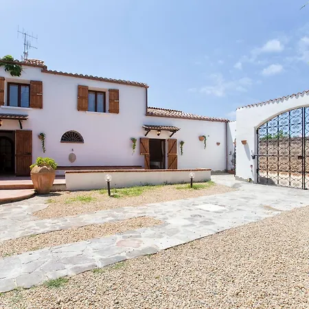 Βίλα Restored Historic Mansion Paterno With Exclusive Pool, Wifi And Ac For 20 People *