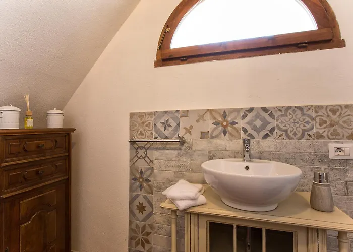 Restored Historic Mansion Paterno With Exclusive Pool, Wifi And Ac For 20 People Alghero