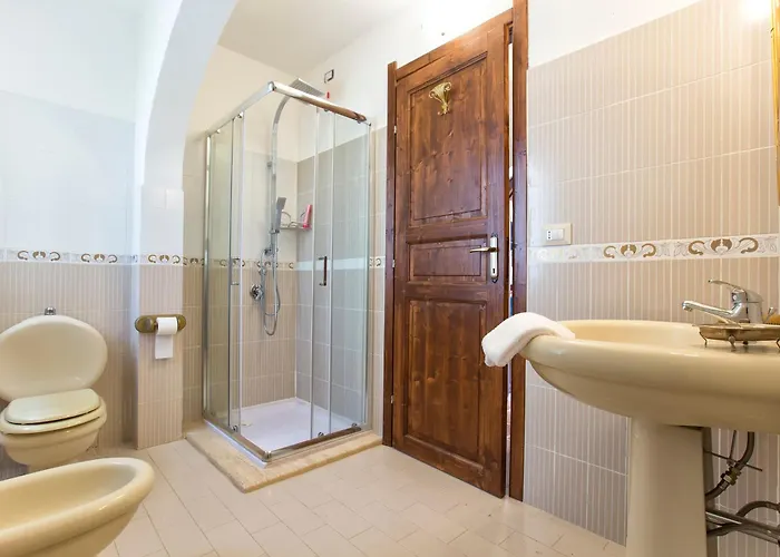 Restored Historic Mansion Paterno With Exclusive Pool, Wifi And Ac For 20 People Villa