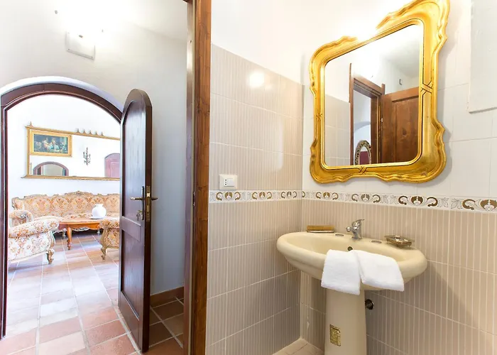 Restored Historic Mansion Paterno With Exclusive Pool, Wifi And Ac For 20 People Villa *