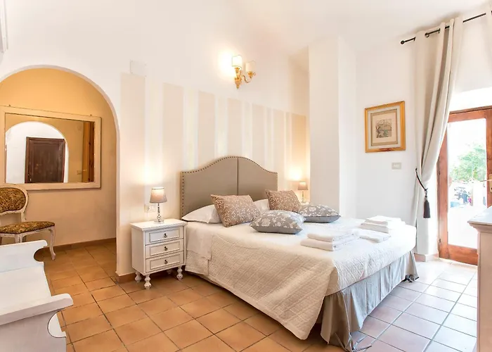 Restored Historic Mansion Paterno With Exclusive Pool, Wifi And Ac For 20 People