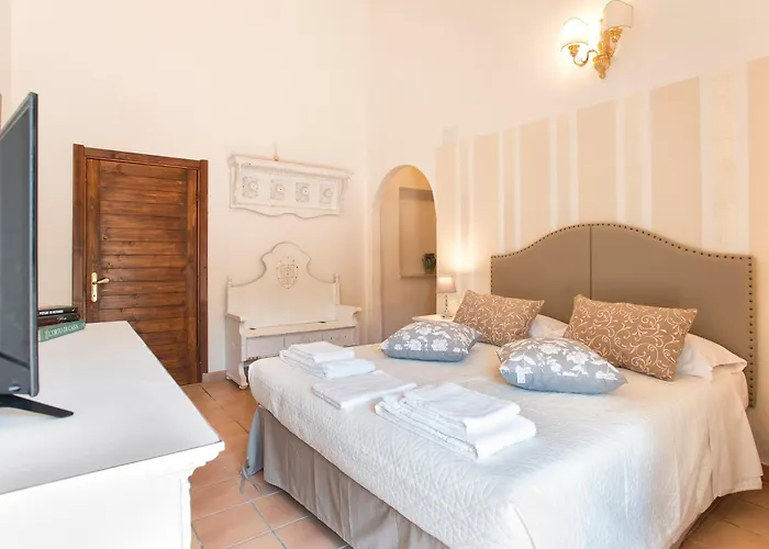 Restored Historic Mansion Paterno With Exclusive Pool, Wifi And Ac For 20 People Alghero
