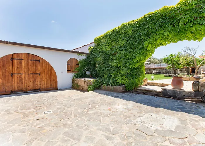Restored Historic Mansion Paterno With Exclusive Pool, Wifi And Ac For 20 People