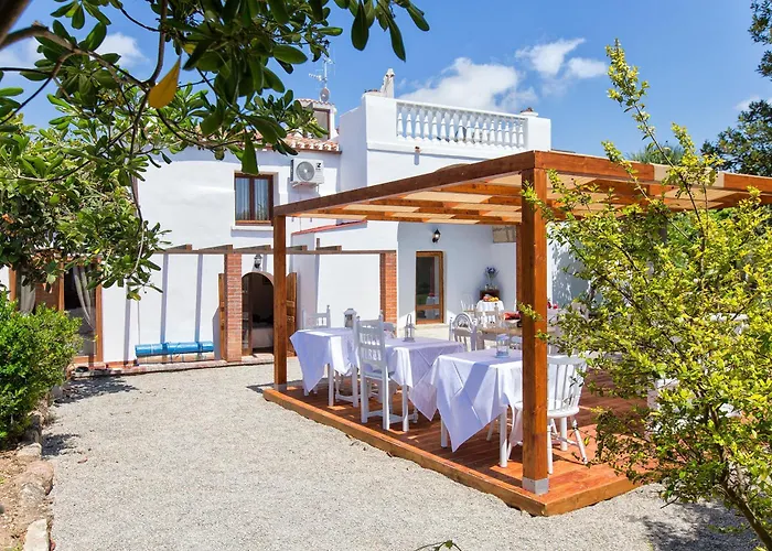 Restored Historic Mansion Paterno With Exclusive Pool, Wifi And Ac For 20 People Alghero