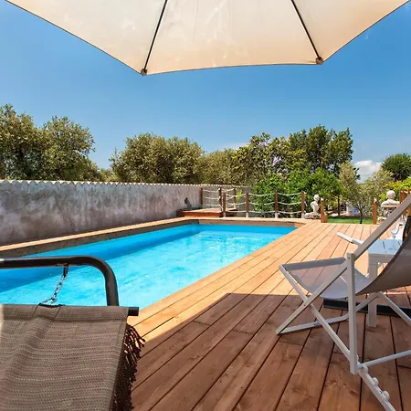 Restored Historic Mansion Paterno With Exclusive Pool, Wifi And Ac For 20 People